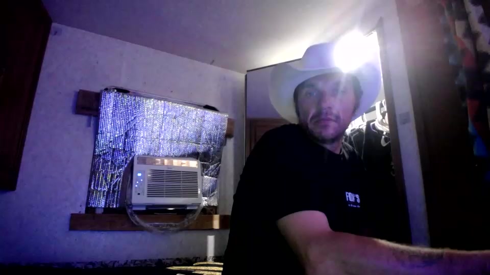 1994whiteeBoi Live Cam Screenshot – 2025-08-04 00:12:45