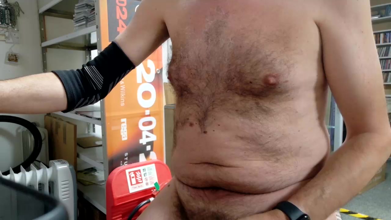 1badhusband Live Cam Screenshot – 2025-08-04 17:08:40