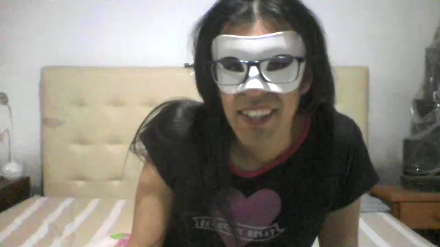 4xyl Live Cam Screenshot – 2025-08-24 01:02:38