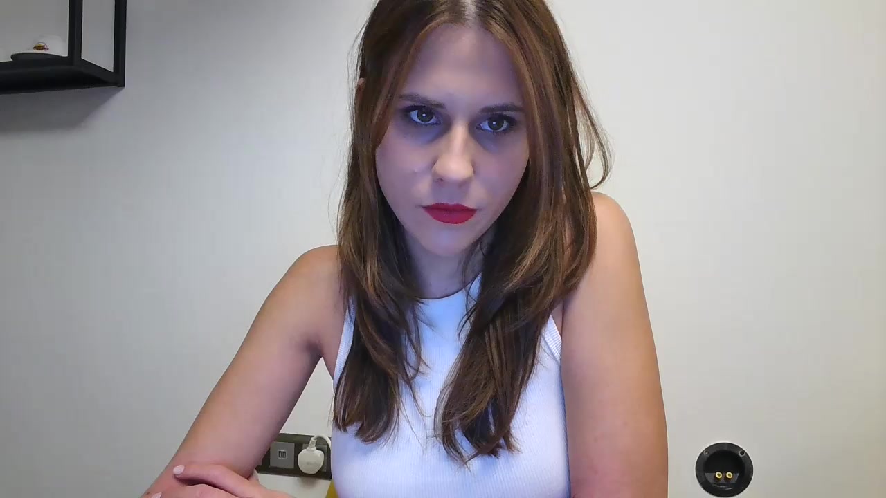 AMBERSLASSH Live Cam Screenshot – 2025-08-19 18:30:31