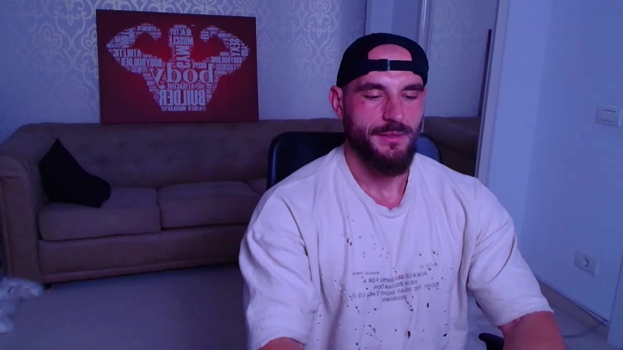 AdamJameson Live Cam Screenshot – 2025-08-15 10:34:58