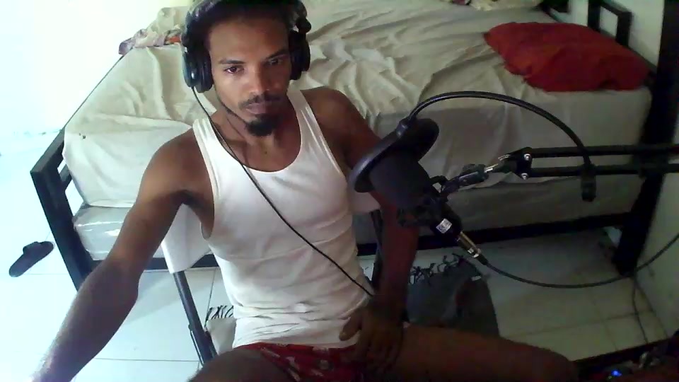 Adonireye04 Live Cam Screenshot – 2025-08-07 13:56:36