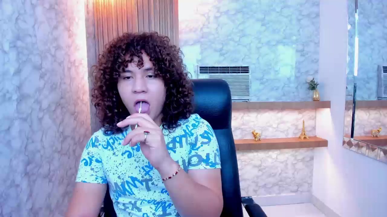 AfroDay Live Cam Screenshot – 2025-08-25 05:27:44