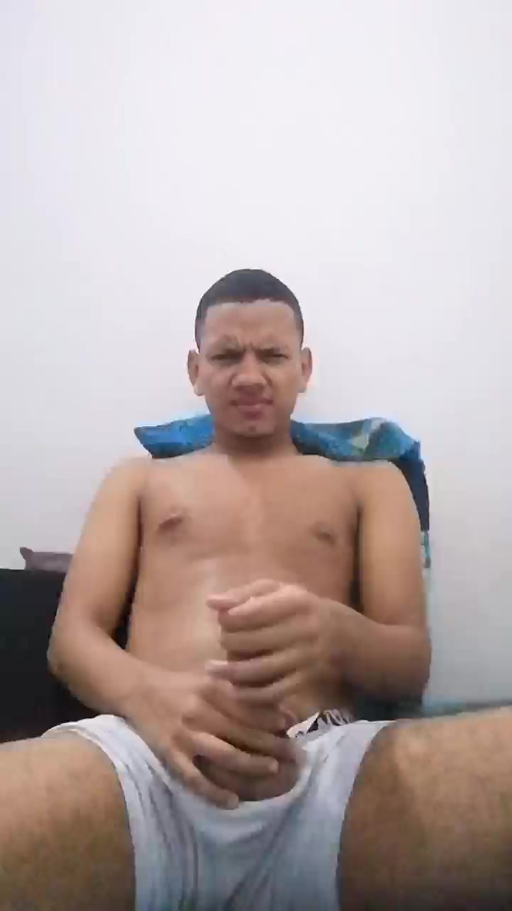 Alejohot04 Live Cam Screenshot – 2025-08-19 19:14:29