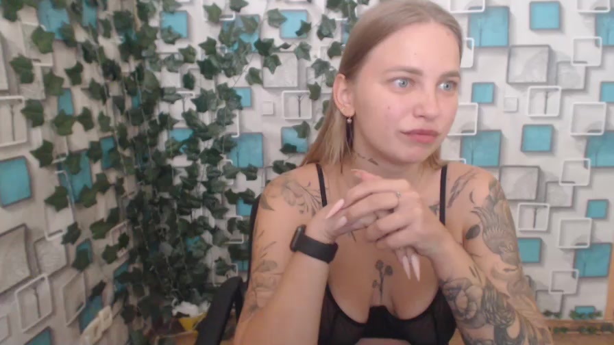 AlexaTris Live Cam Screenshot –  