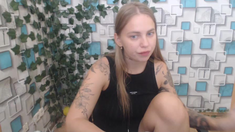 AlexaTris Live Cam Screenshot – 2025-08-04 04:56:24