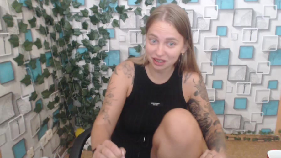 AlexaTris Live Cam Screenshot – 2025-08-04 05:13:42
