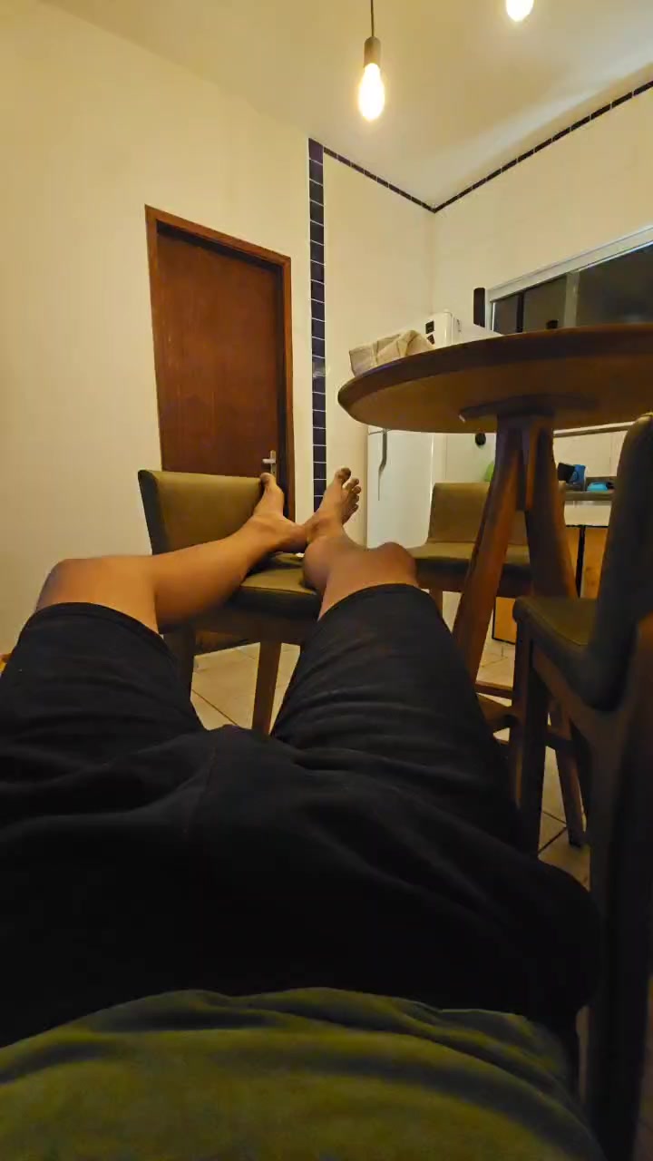 Alfredoo23cm Live Cam Screenshot – 2025-08-22 00:35:05