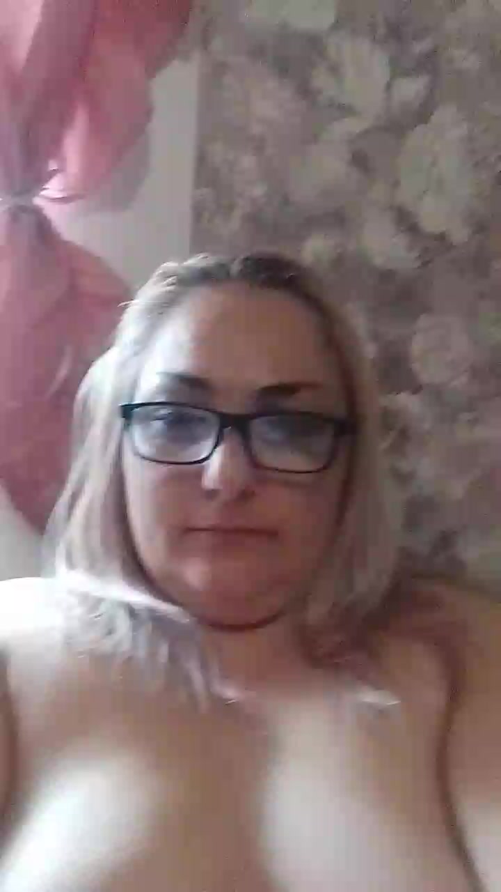 AlinaMoon44 Live Cam Screenshot – 2025-08-08 11:27:14