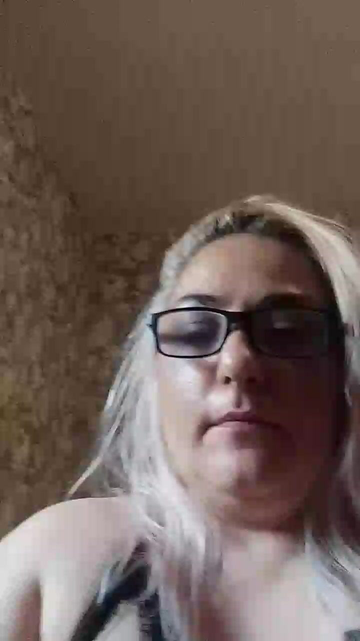 AlinaMoon44 Live Cam Screenshot – 2025-08-15 08:50:51