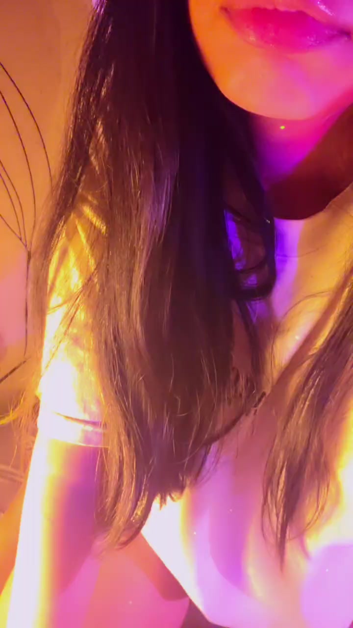 Aloneathome22 Live Cam Screenshot – 2025-08-03 22:53:03