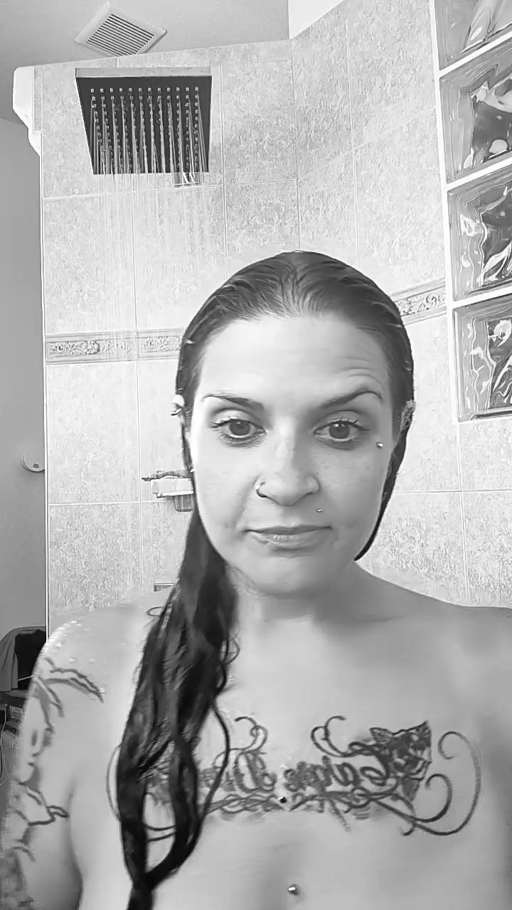 AlyCapone Live Cam Screenshot – 2025-08-21 19:13:27