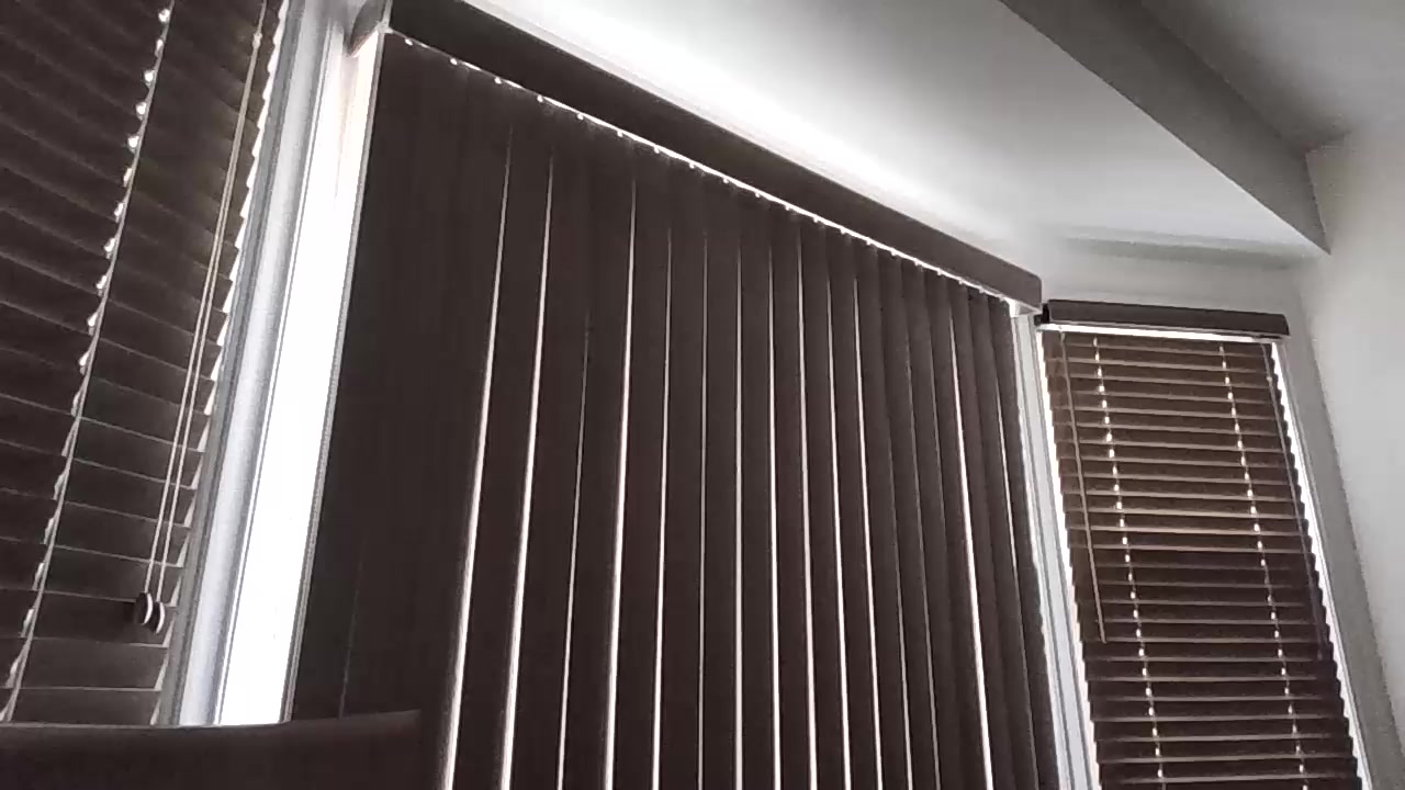 Amhomealone1 Live Cam Screenshot – 2025-08-06 22:06:59