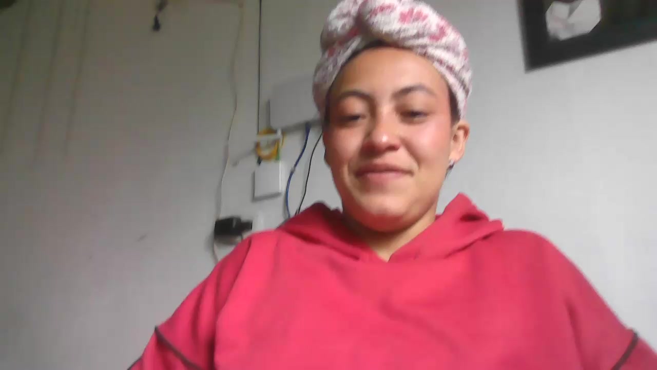 Amitlu_ Live Cam Screenshot – 2025-08-07 17:18:39