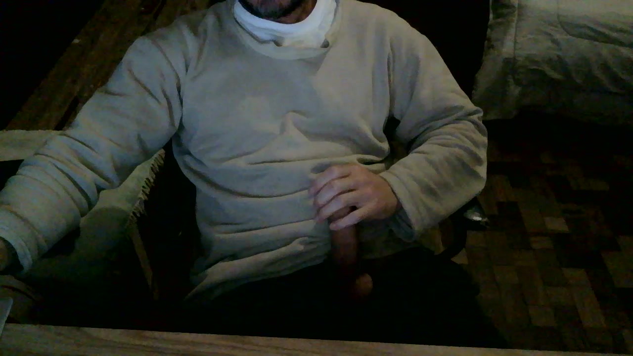 AmoMaduros Live Cam Screenshot – 2025-08-26 22:24:50