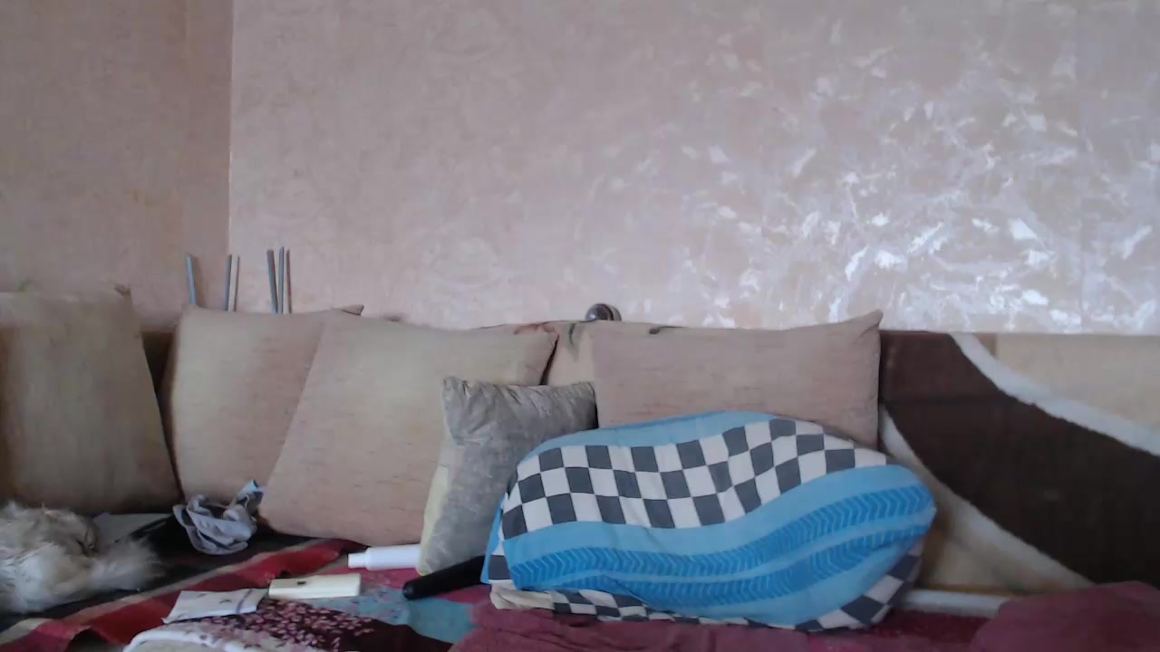 AmyAugust Live Cam Screenshot – 2025-08-17 11:37:35