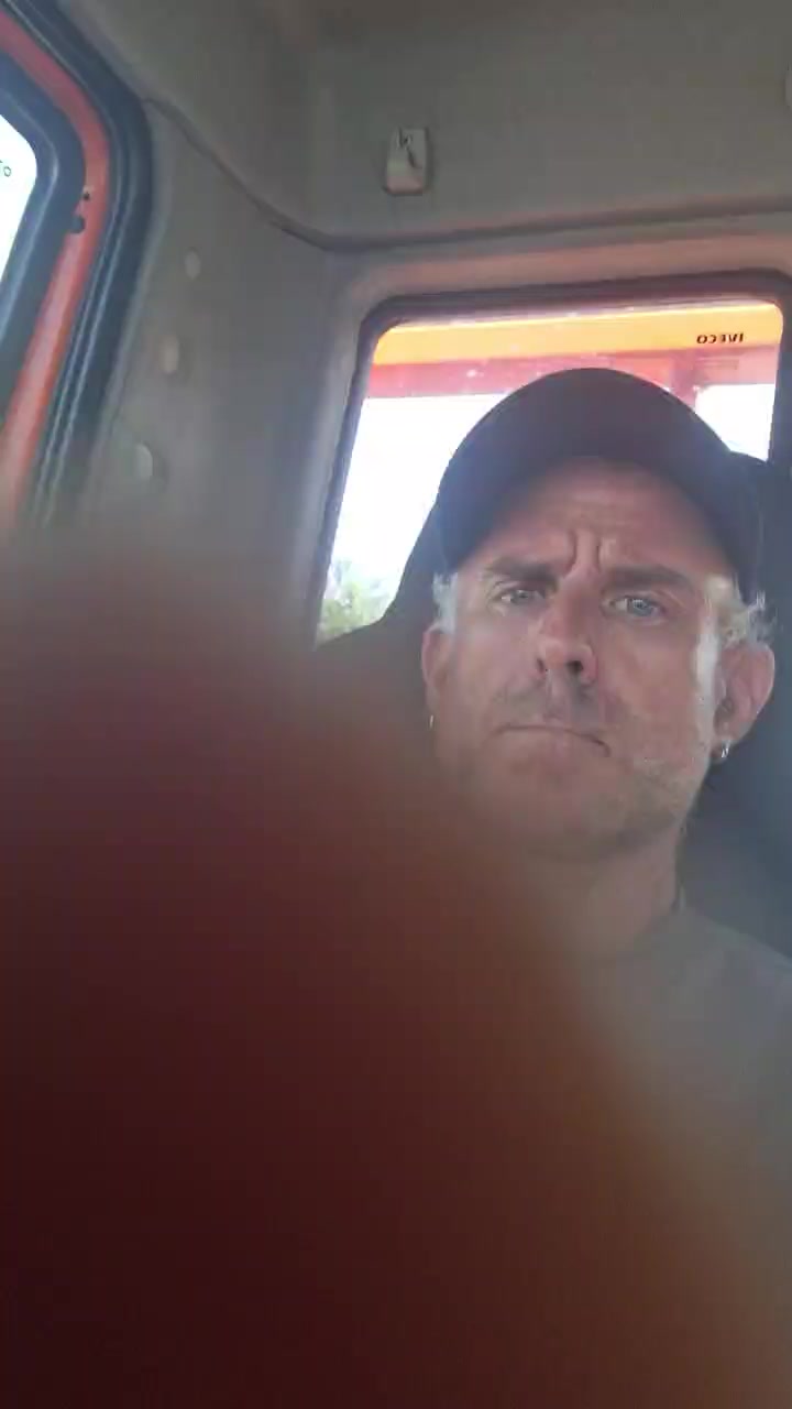 Analtrucker1 Live Cam Screenshot – 2025-08-05 08:32:17