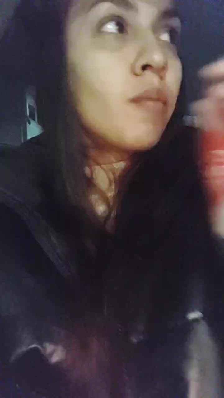 Andreinaaltami Live Cam Screenshot – 2025-08-17 02:08:11