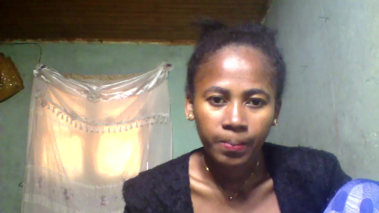Andrizia Live Cam Screenshot – 2025-09-03 11:45:07