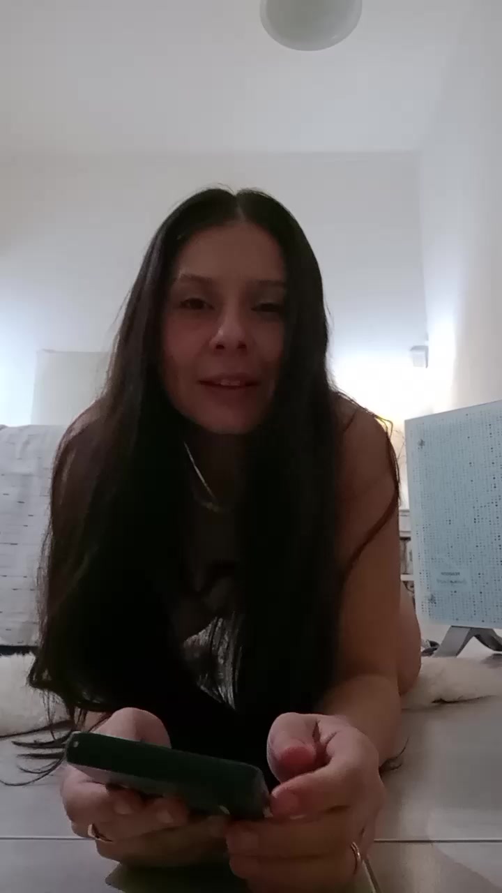 Angel1985_unica Live Cam Screenshot – 2025-08-08 18:32:44