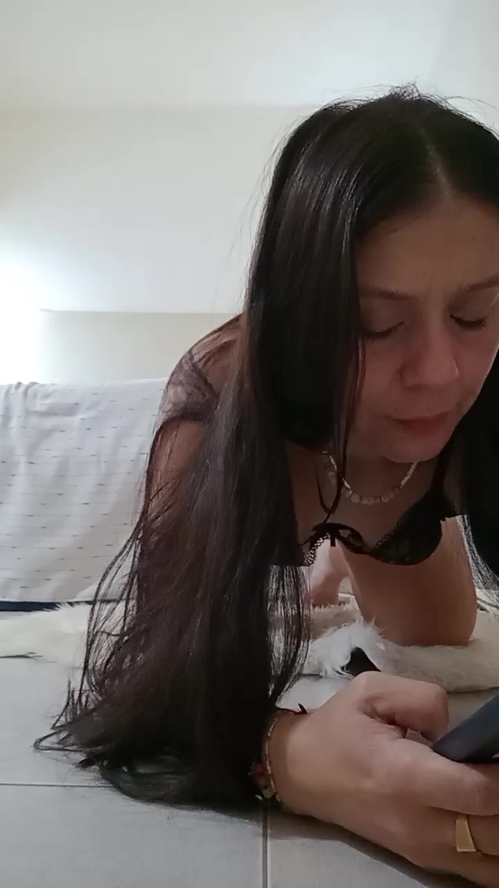 Angel1985_unica Live Cam Screenshot – 2025-08-08 18:50:52