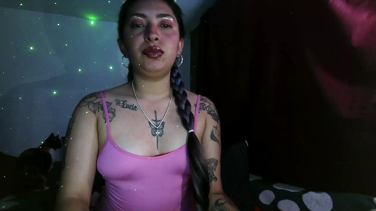 AngelinaParkerX Live Cam Screenshot – 2025-08-19 05:44:27