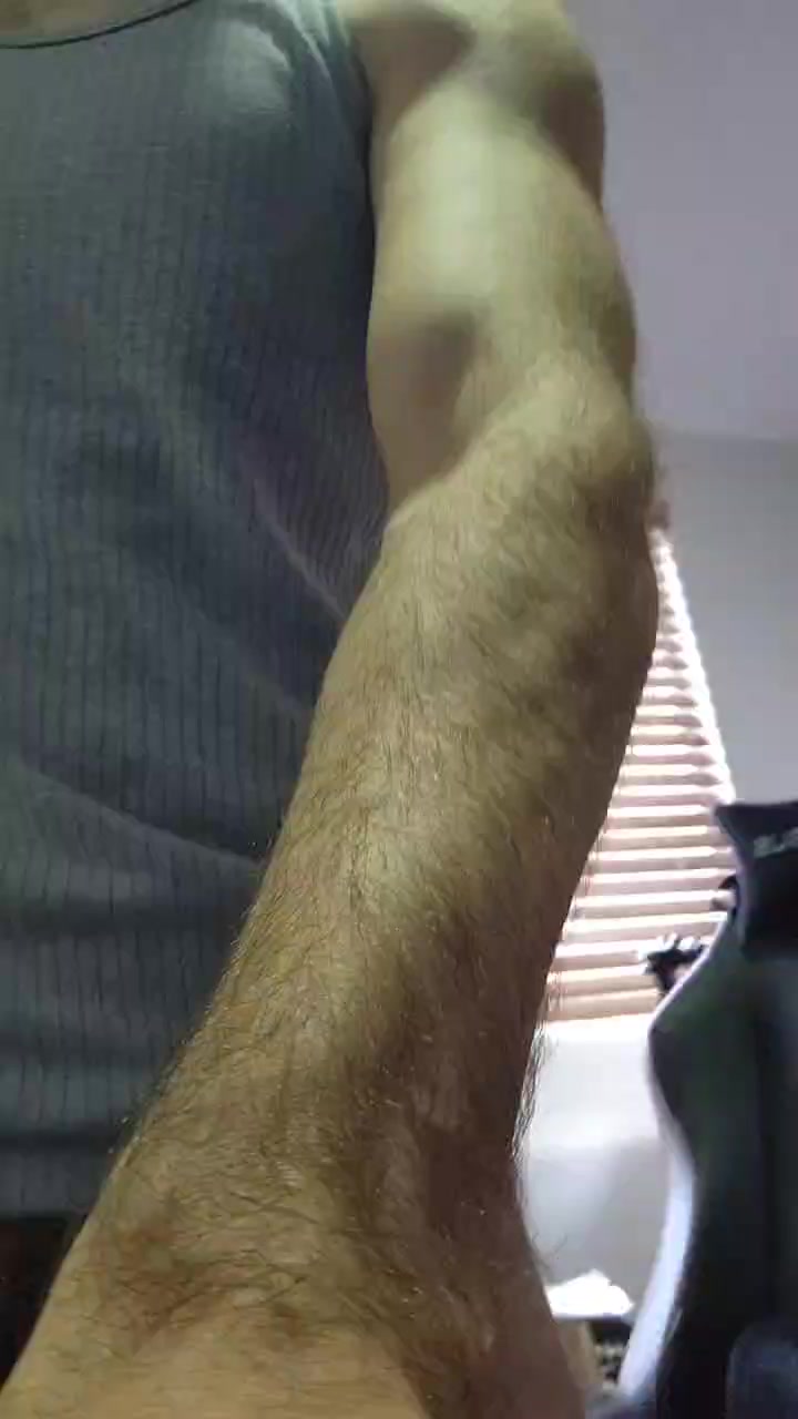 AntonioMusculos Live Cam Screenshot – 2025-09-14 13:38:52