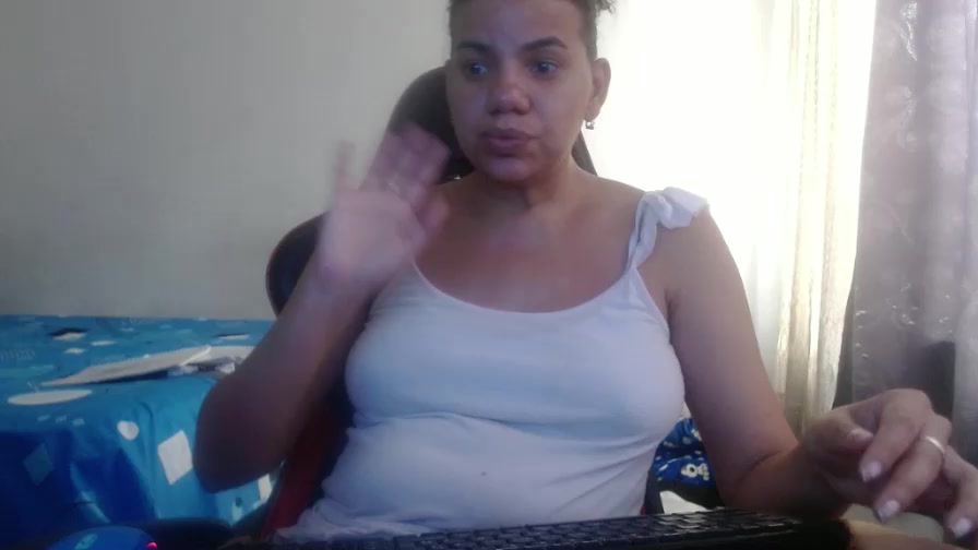 Ariannalovel Live Cam Screenshot – 2025-08-26 18:57:11