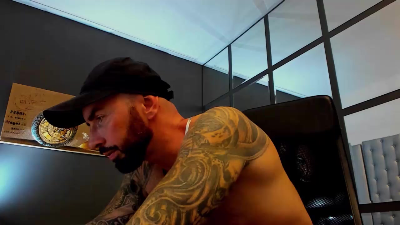 AronGrant Live Cam Screenshot – 2025-08-29 11:38:51