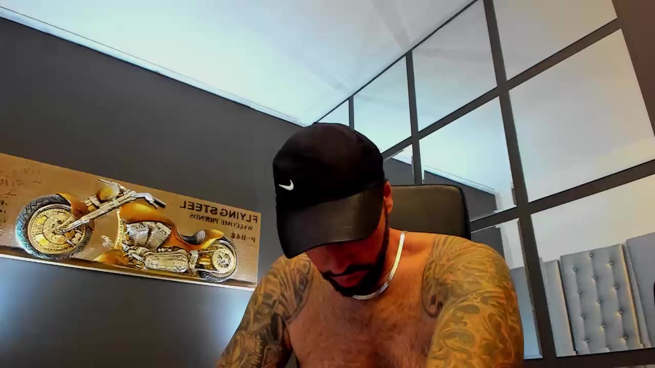 AronGrant Live Cam Screenshot – 2025-09-04 11:14:11
