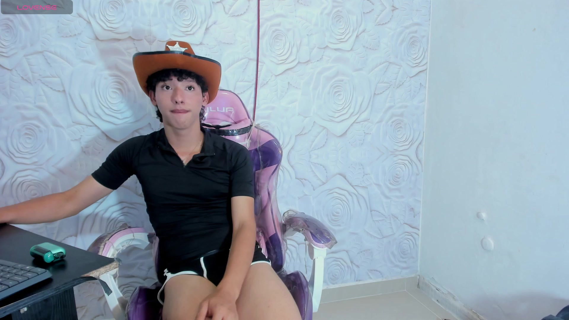 AronSkinny Live Cam Screenshot – 2025-09-12 02:49:32
