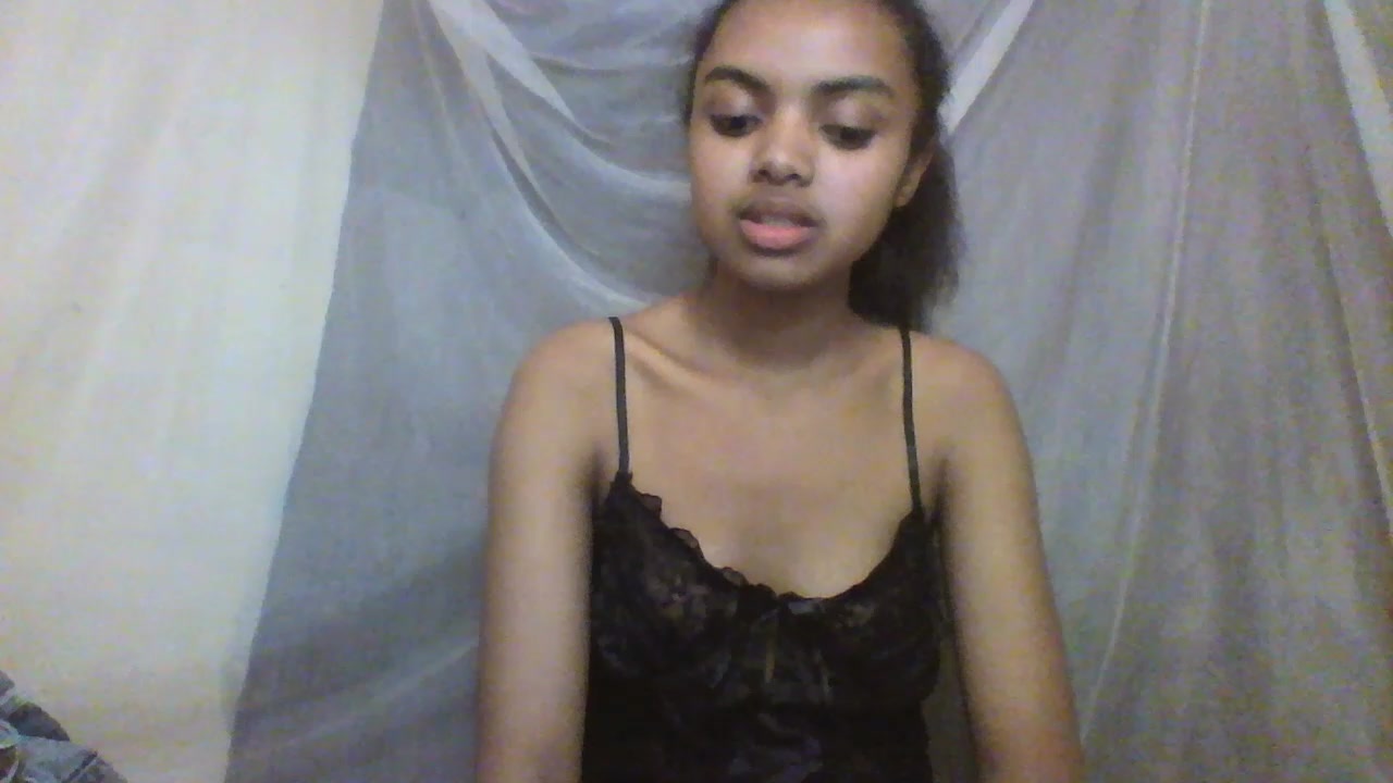 Ashleyze Live Cam Screenshot – 2025-08-18 20:01:08