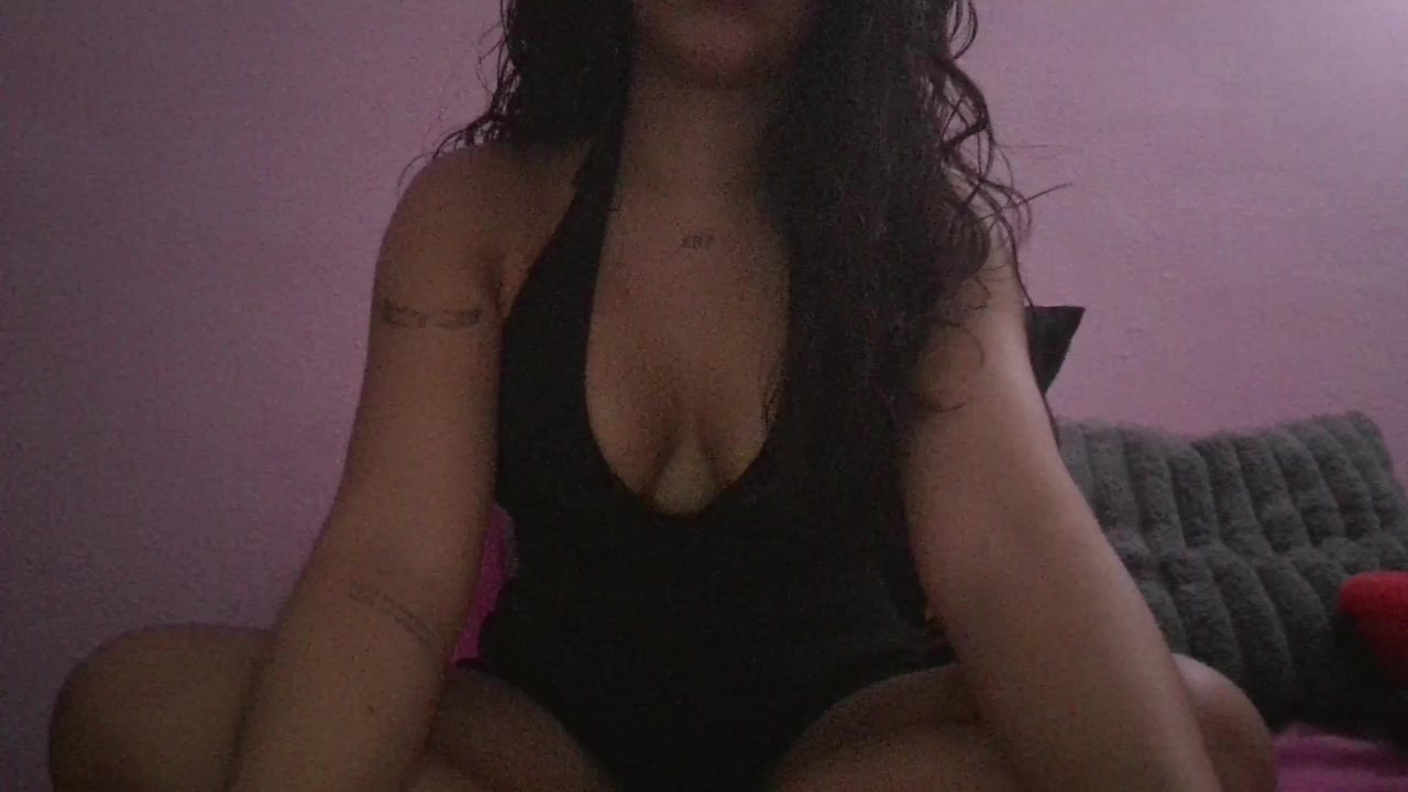 AuraLuxe Live Cam Screenshot – 2025-09-14 01:45:39
