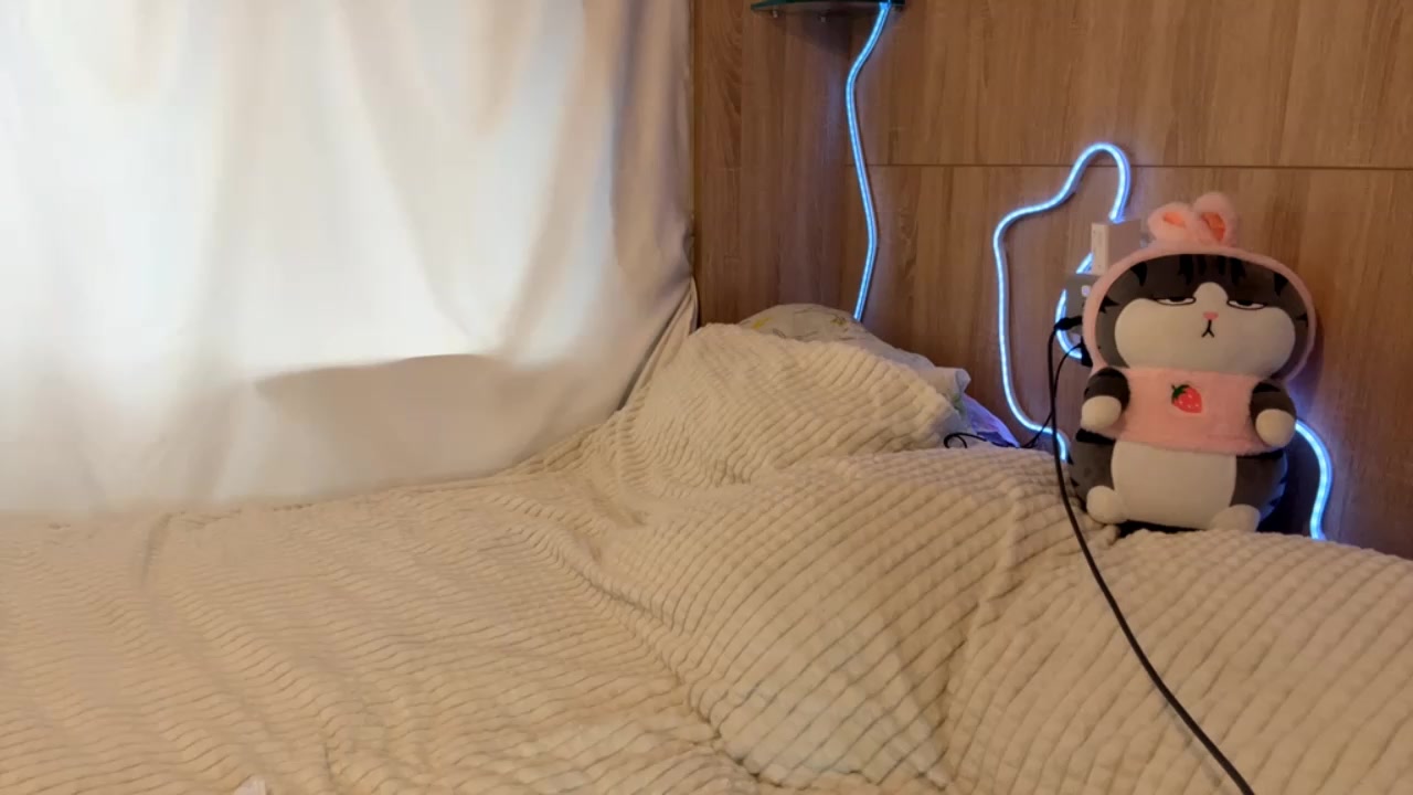AzucenaKant Live Cam Screenshot – 2025-08-19 07:50:54