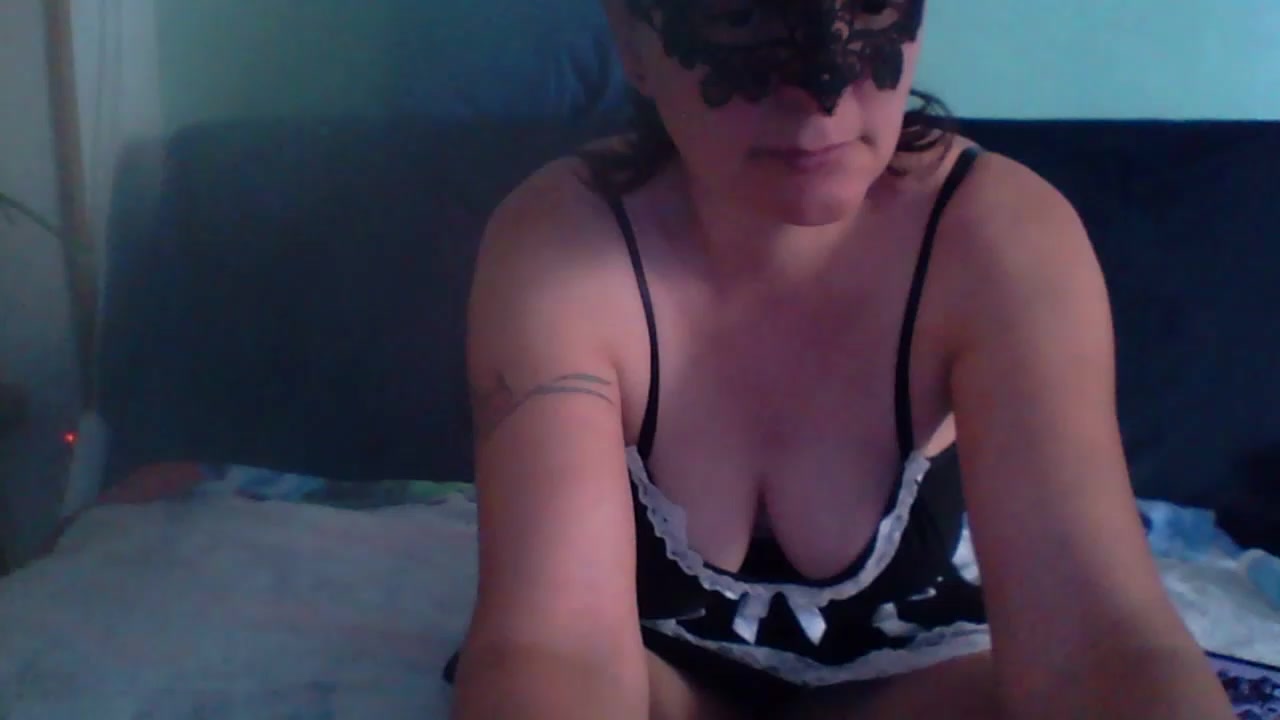 BITESETCHATTES Live Cam Screenshot – 2025-08-12 10:07:43