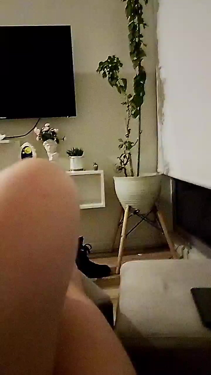Babycaalientee Live Cam Screenshot – 2025-09-05 03:48:49