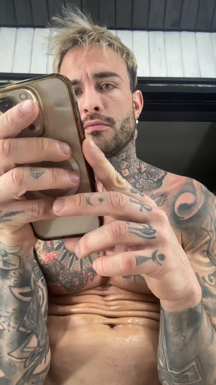 Babytatto Live Cam Screenshot – 2025-08-23 19:49:33