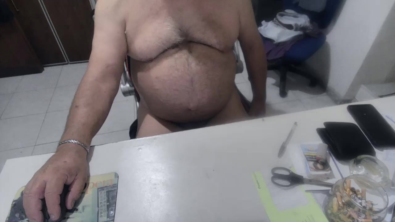 BaddBear Live Cam Screenshot – 2025-08-15 18:13:33