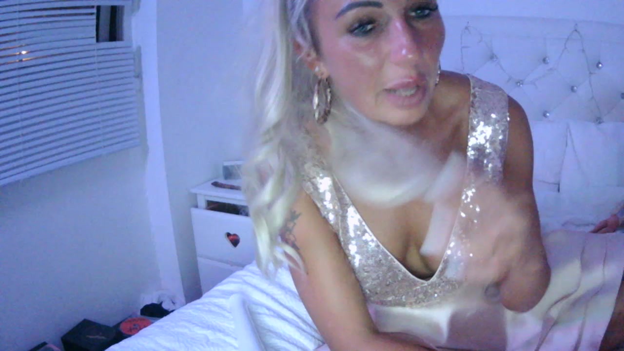 Barbie2025 Live Cam Screenshot – 2025-08-03 20:41:36