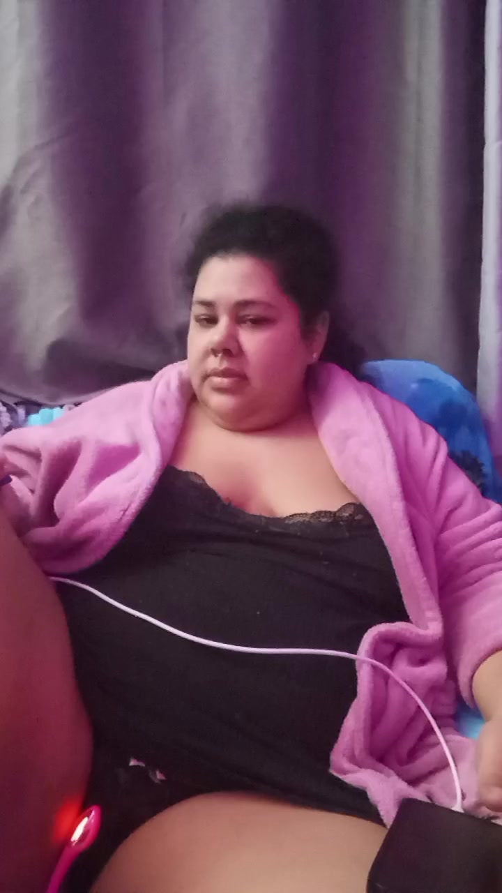 Bbwroyaltty Live Cam Screenshot – 2025-08-26 22:14:43