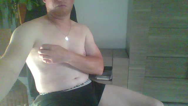 Benoist027 Live Cam Screenshot – 2025-08-12 16:28:22