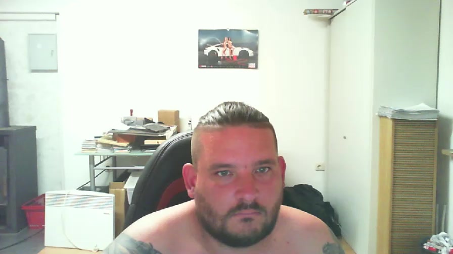 BenutzeMich666 Live Cam Screenshot – 2025-08-14 19:55:00