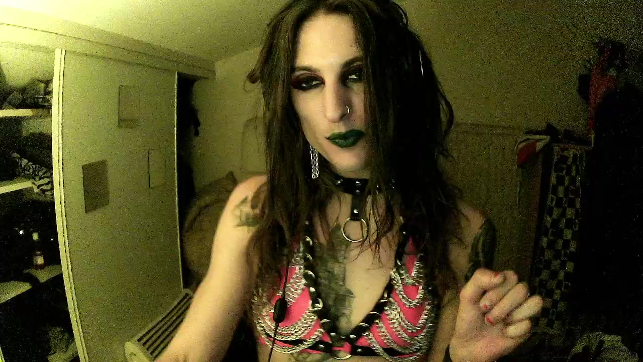 BerzerkDoll Live Cam Screenshot – 2025-08-09 00:26:33