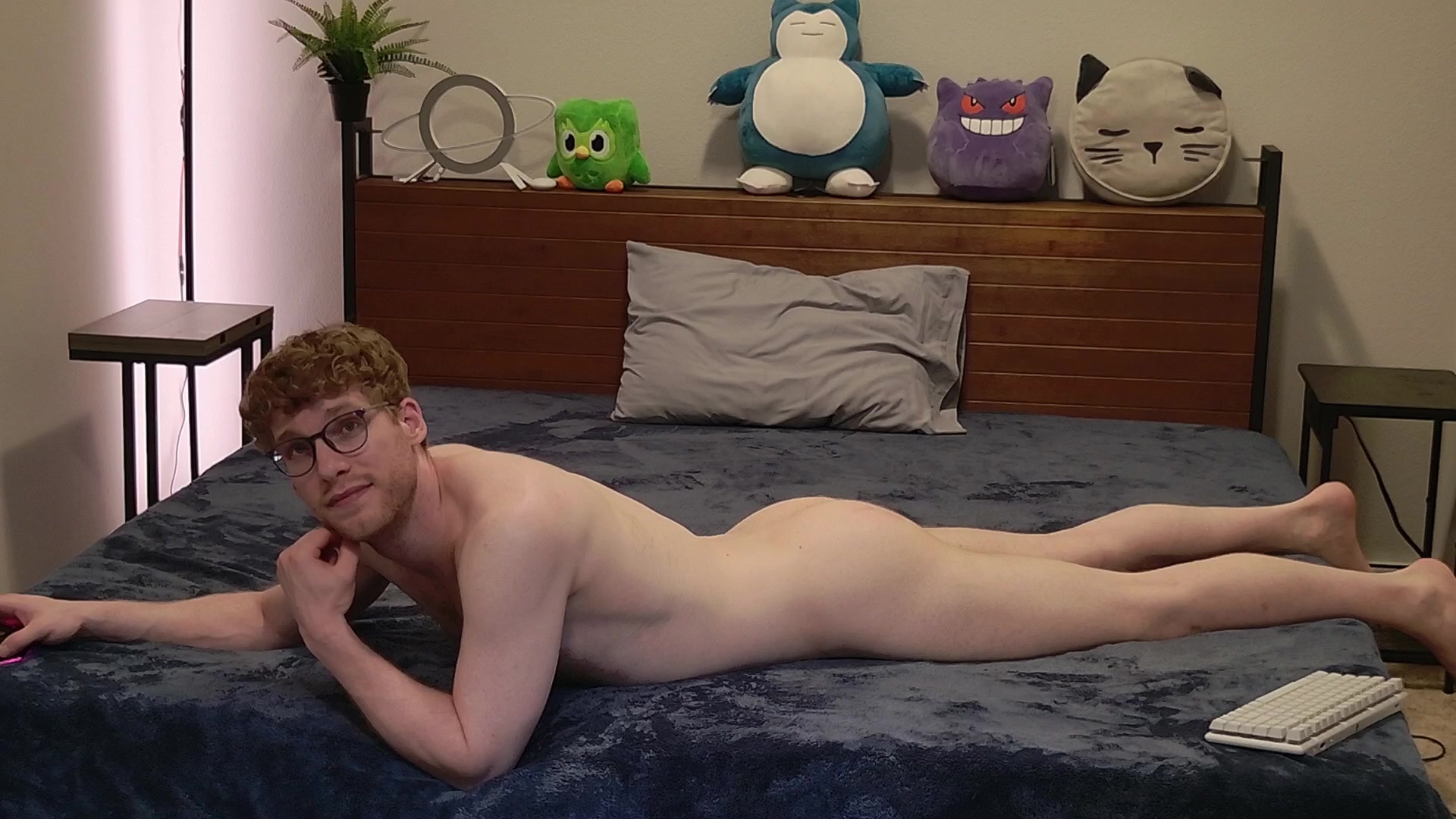 BlueEyedTallGuy Live Cam Screenshot – 2025-08-05 02:29:22