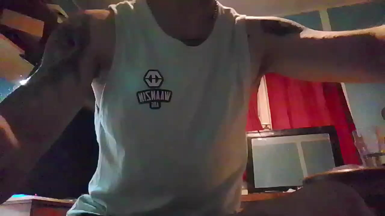 Boyhhott Live Cam Screenshot – 2025-08-20 08:02:22