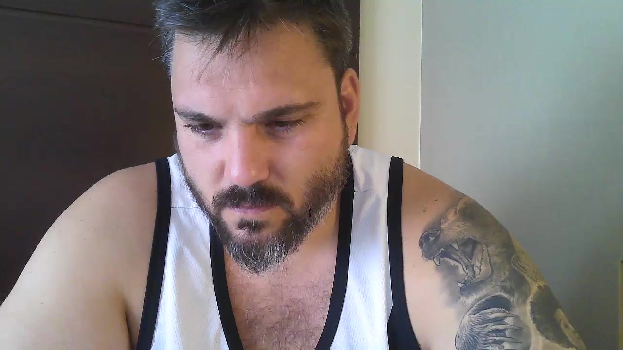 BruceWayne_34 Live Cam Screenshot – 2025-08-08 12:13:15