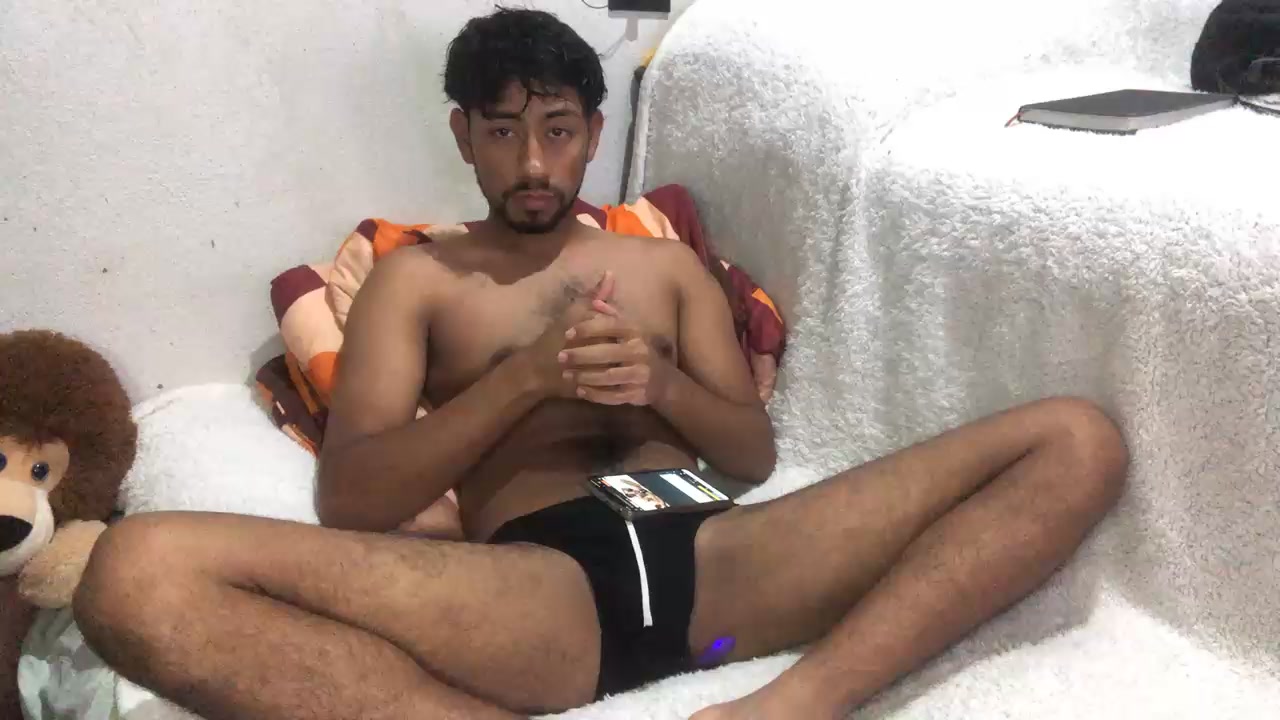 CRgayxxx Live Cam Screenshot – 2025-09-01 19:38:04