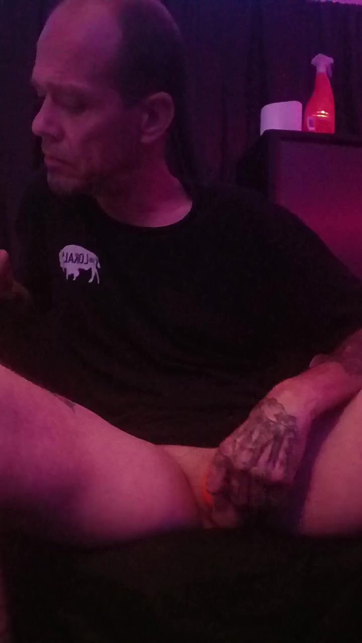 C_money1981 Live Cam Screenshot – 2025-08-04 06:51:22