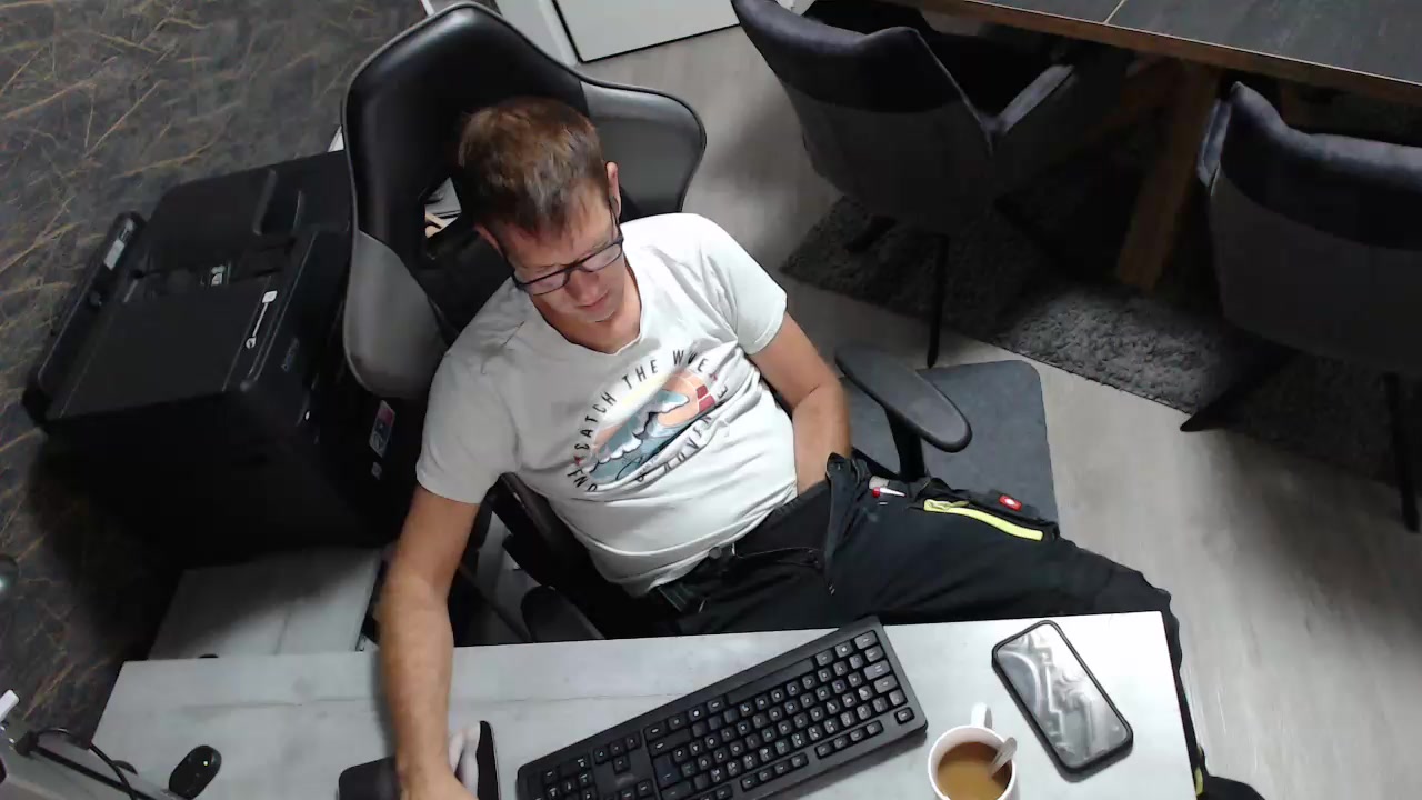 CamSexSven Live Cam Screenshot – 2025-08-06 04:08:39
