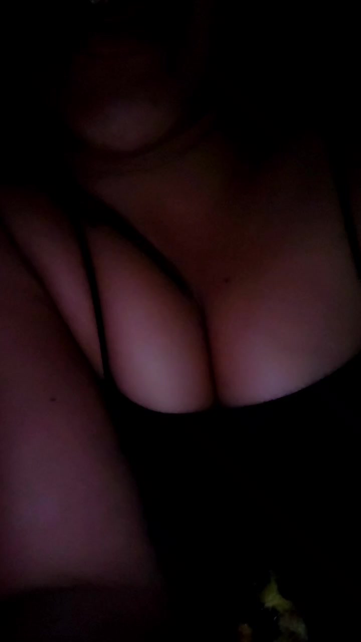 CandyHot02 Live Cam Screenshot – 2025-08-08 11:45:28